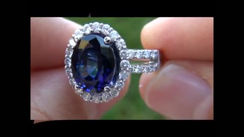 Gold ring with sapphire and diamonds