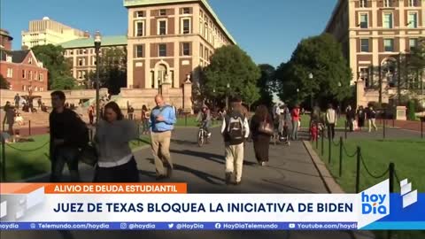 Un juez de Texas bloquea el alivio para la deuda estudiantil impulsado por Biden