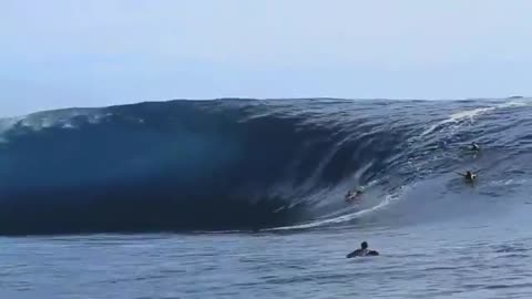 BIGGEST WAVES, BOLDEST SURFERS