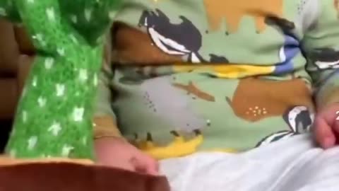 Cute babies playing with dancing cactus (hilarious) cute babies funny video.