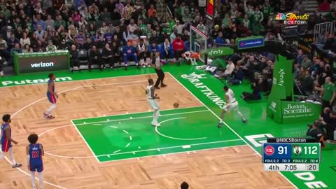 Marcus Smart stumbles in transition but still dimes up Jayson Tatum for the dunk 🤯