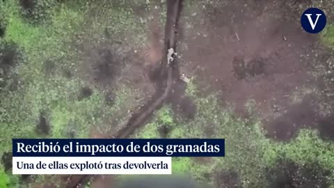 Un soldado ruso se salva milagrosamente de un ataque con dron en una trinchera