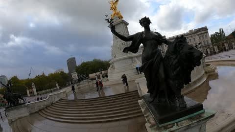 Drone footage of a fountain at Buckingham palace. London. 8th Nov 2022