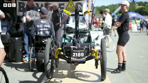 How mountain bikers are adapting bikes to cater for disability | BBC News