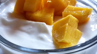 Simple mango dessert