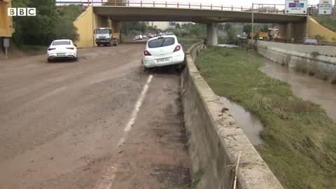 Severe flooding hits Spain's east coast after record rainfall - BBC News