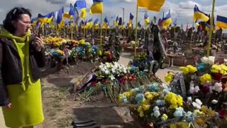 Krivoy Rog, Ukraine: Mass grave for fallen Ukrianian soldiers