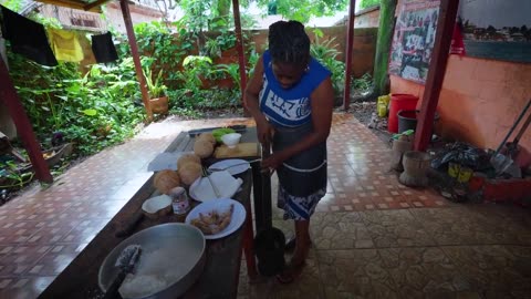 Caribbean Garlic Shrimp!! 🦐 Unseen GARIFUNA FOOD in Central America!