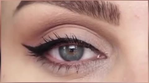 How to Apply Winged Eyeliner Step by Step