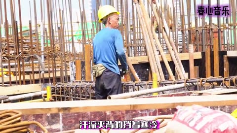 Older Men - Big and strong, praise migrant workers 👍……