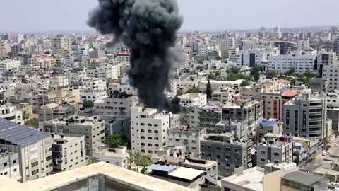 Israel, Gaza trade fire for second day