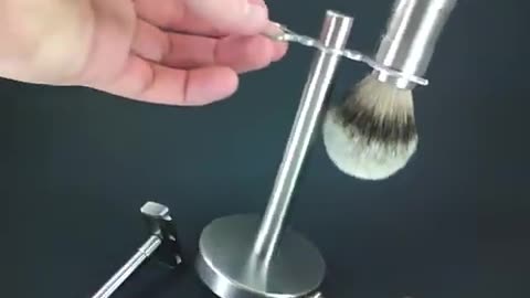 Pils Razor, Brush and Tall Stand - High End Shaving Set!