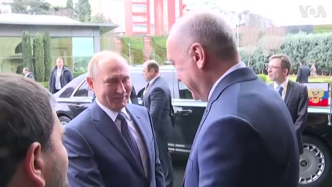 Turkey's Erdogan Welcomes Russia's Putin to Istanbul