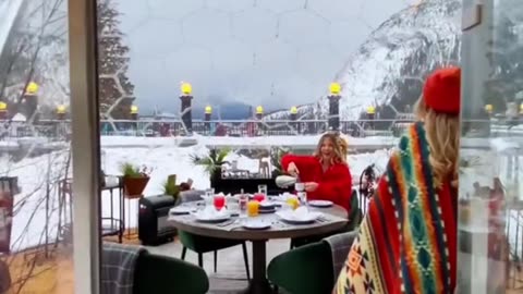 Breakfast in Igloo