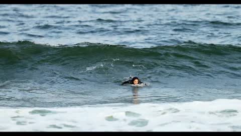 beautiful surfer found on a Japanese beach who is good at surfing｜Reika Noro