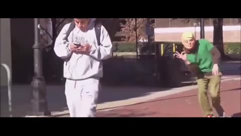 Foreign funny videos that amuse you every day, street pranks