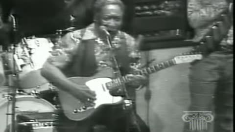 Muddy Waters & Johnny Winter - She's 19 Years Old = Chicago Blues Fest 1981