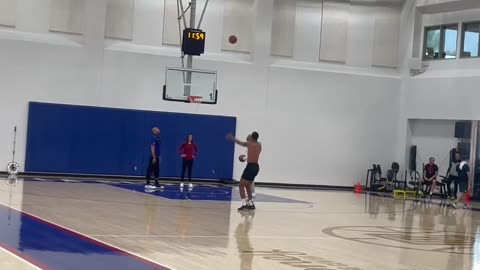 Clipper Paul George getting up shots before practice