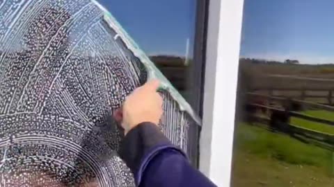 Glass cleaning life hack