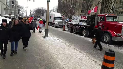 WARM EVEN COLD DAY 8 OF OTTOWA PARLIAMENT HILL CONVOY RALLY .