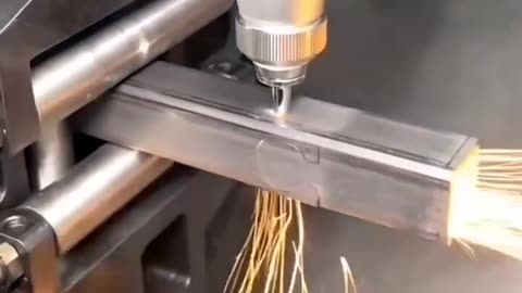 Pipe cutting CNC machine
