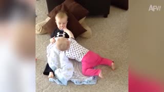 Funny Babies (part2)| Funniest Battles of Twin Babies