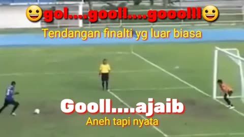 Magic goal Penalty kick, strange ball fools the goalkeeper