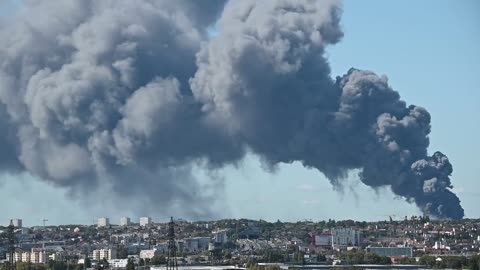 World's Largest Fresh Produce Market in France catches ON FIRE