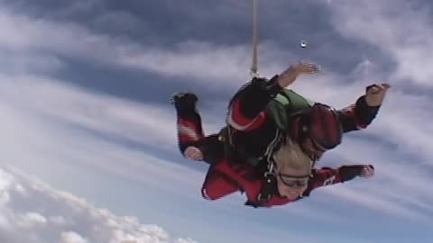 Tandem Skydive out of beech 18 aircraft