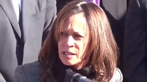 Kamala Harris “HOW DARE WE SPEAK MERRY CHRISTMAS?” 😳... another psychopath