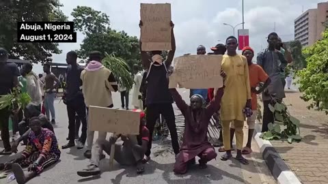 Nigerian Police Uses Teargas on Protestors | NE