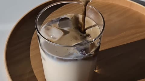 Iced Maple Hojicha Latte 🍁