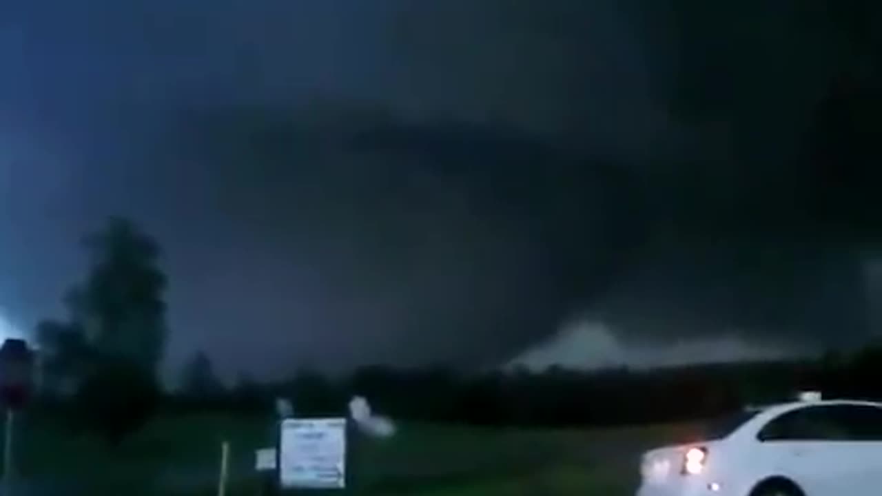 Huge HackleburgPhil Campbell Alabama EF5 Tornado April 27, 2011