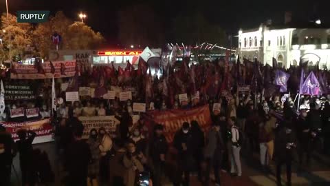 LIVE: Istanbul / Turkey - Activists hold rally for women’s rights - 27.11.2021