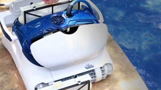 DOLPHIN Robotic Pool Cleaner