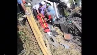 Accidente de un tractocamión en la vía entre San Gil y Bucaramanga