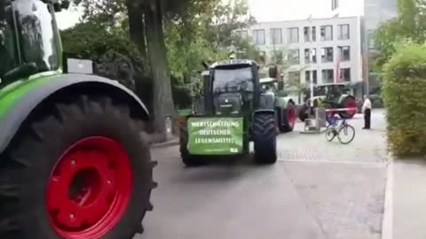 Angry German Farmers With Tractors Surround the Ministry of Agriculture in Bonn