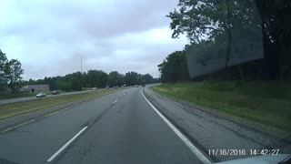 Pop-Up Camper Pops its Top on Expressway