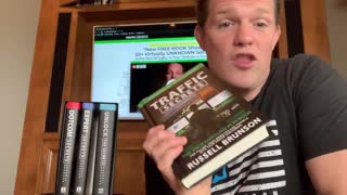 2 Types of People Online - The Searcher Vs The Scroller - Traffic Secrets Book With Russell Brunson