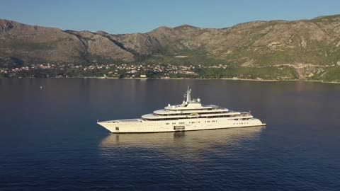 Incredibly EXPENSIVE Superyacht Shocked With Its Luxury