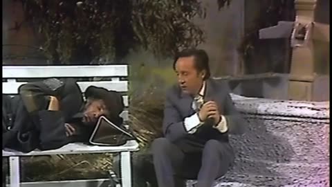 CHAVES - Episódio #5 (1973) Ladrão que rouba ladrão / Remédio duro de engolir e mais 1 esquete