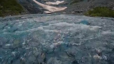 The natural sound of this alpine river is so calm 😍!