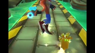 Frosty Zombot Boss Fight Gameplay - Crash Bandicoot: On The Run!