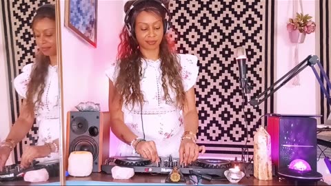 UK DJ MIX Clips Bassline Eva Angelic Here to Raise the Vibe!