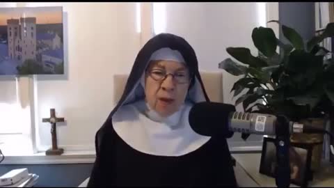 Eine katholische Nonne spricht über die Impfung und den Great Reset