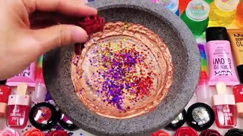Satisfying video mixing makeup cosmetics glitter squishy ball