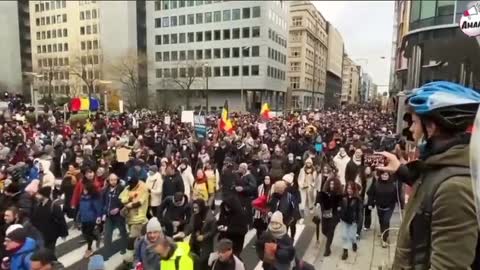 A huge protest today in Brussels against lockdowns and forced vaccination