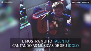 Mini Ed Sheeran: Criança canta as músicas de seu ídolos