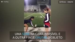 As cheerleaders não deveriam confiar umas nas outras!