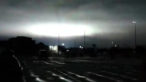 Strange Phenomenon Light in Sky - Creepy Lights Scary Aliens ??